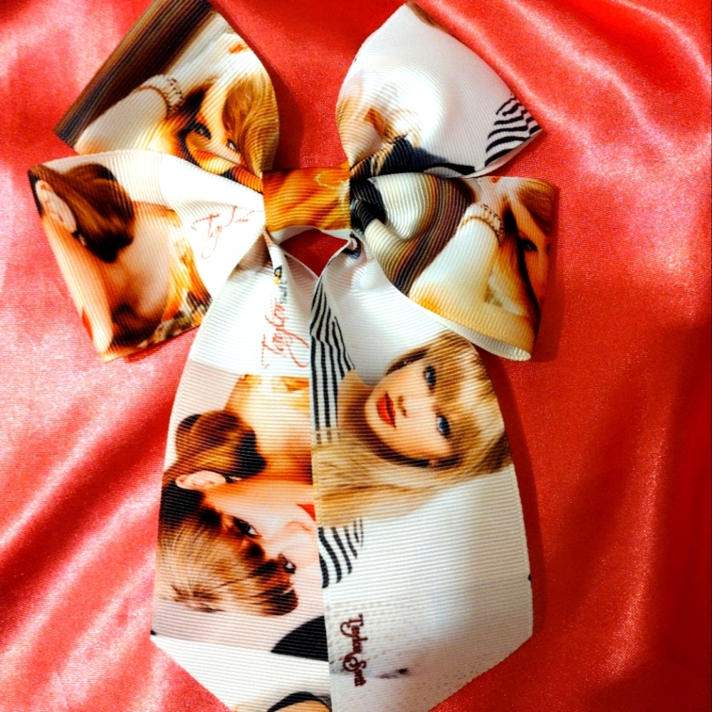 Taylor Swift hairbow
